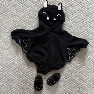 Baby Black Bat Hoodie Romper with matching booties 6-12M
